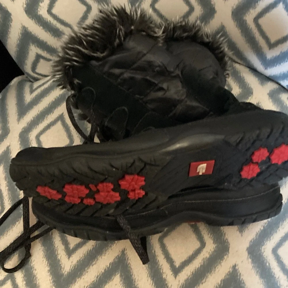 North Face Women's Black‎ Fur-Lined Winter Boots 8.5 🌸